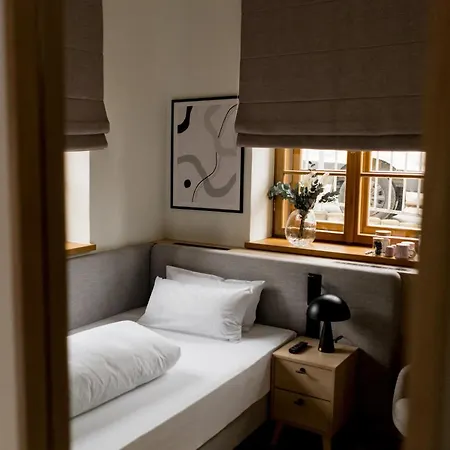 Bob W Munich Airport - Peterhof 4* Frisinga