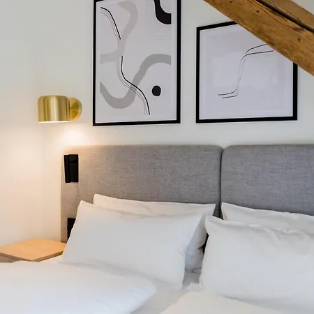 Bob W Munich Airport - Peterhof Aparthotel 4*
