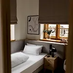 Bob W Munich Airport - Peterhof 4* Freising