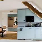 Bob W Munich Airport - Peterhof 4* Freising