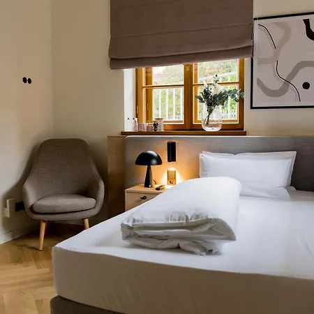 Bob W Peterhof Aparthotel Freising