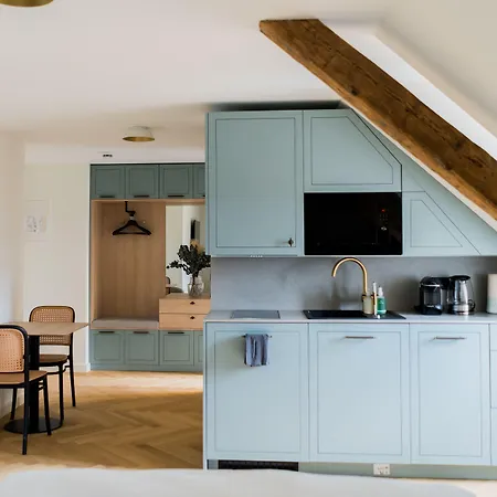 Bob W Munich Airport - Peterhof 4* Freising