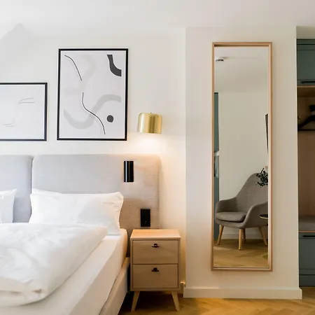 Bob W Munich Airport - Peterhof 4* פרייזינג