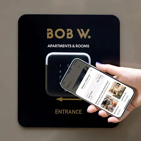 Bob W Munich Airport - Peterhof