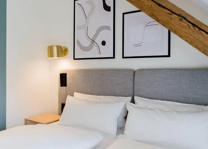 Aparthotel Bob W Peterhof 4*